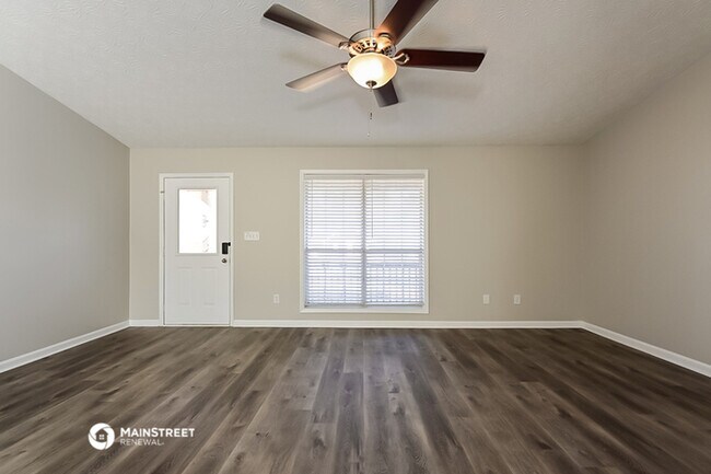 Foto del edificio - 561 Sunnyhill Dr
