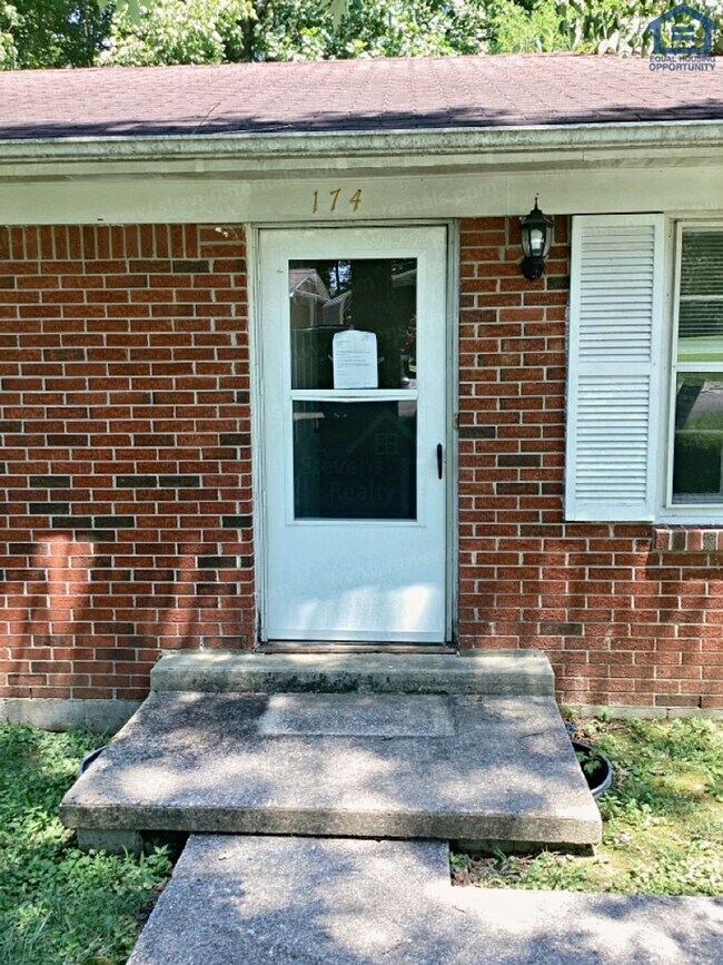 Foto del edificio - 174 Long Meadow Dr