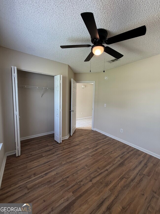 Building Photo - 101 Talbot Ct
