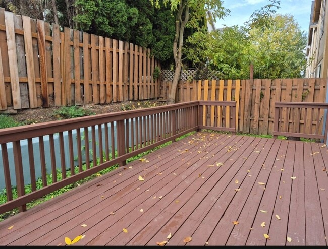 Foto del edificio - 3 bedroom - Move In Ready !!