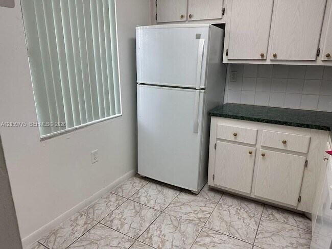Foto del edificio - 9460 Fontainebleau Blvd