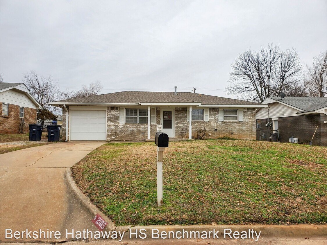 Primary Photo - 3 br, 1 bath House - 2105 N McKinley