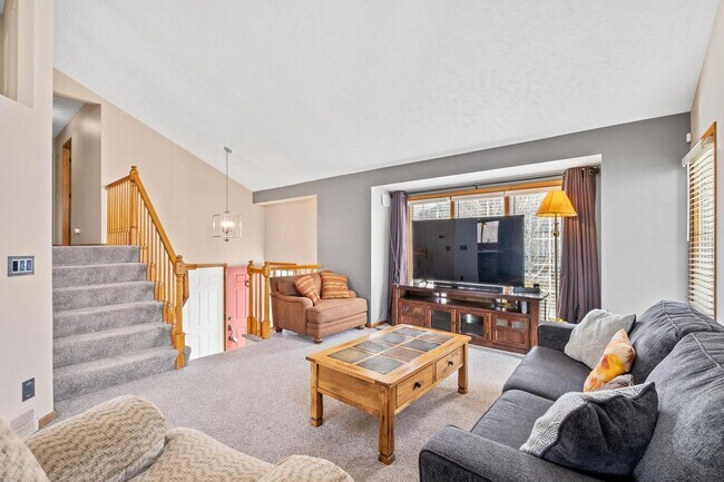 Building Photo - FURNISHED SHORT TERM RENTAL