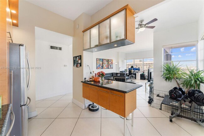 Building Photo - 18081 Biscayne Blvd
