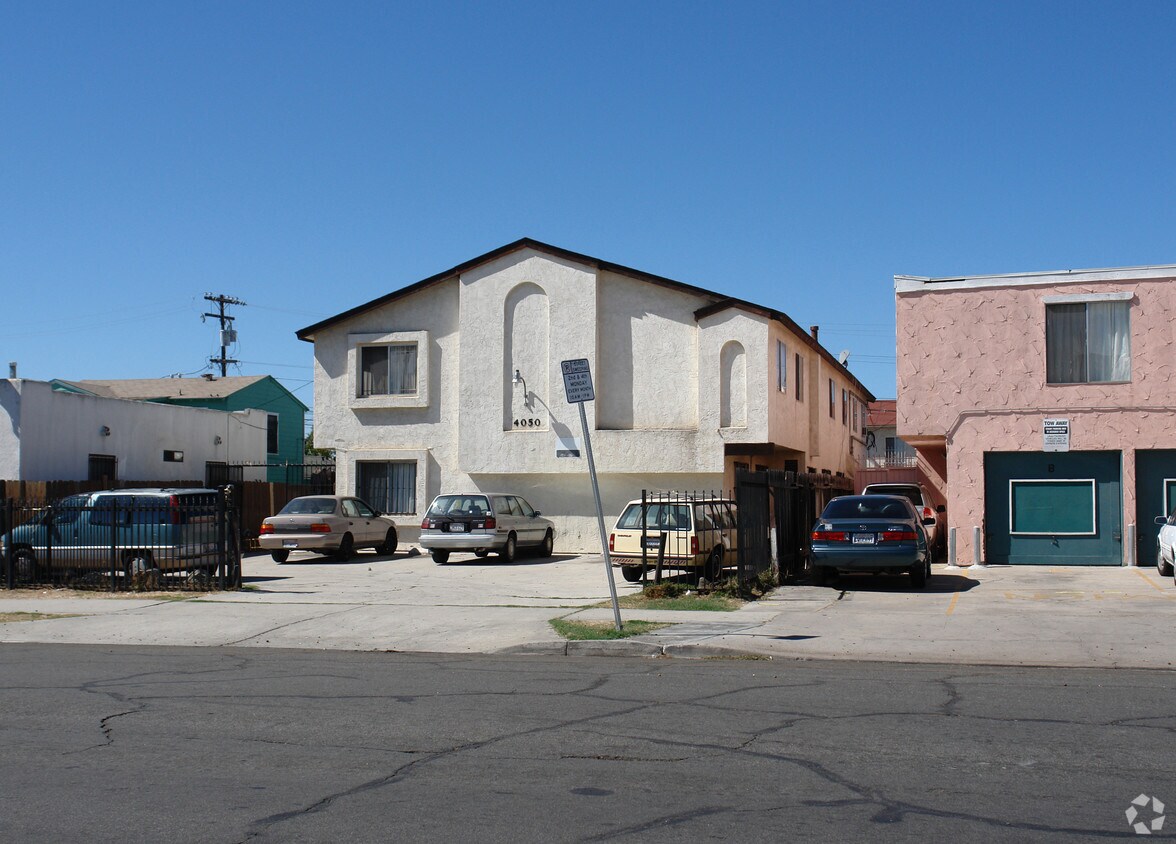 Building Photo - 4050 Van Dyke Ave