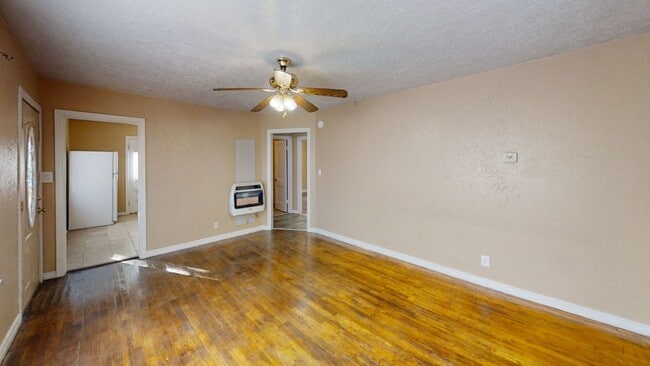 Building Photo - 2bd/1ba Home!