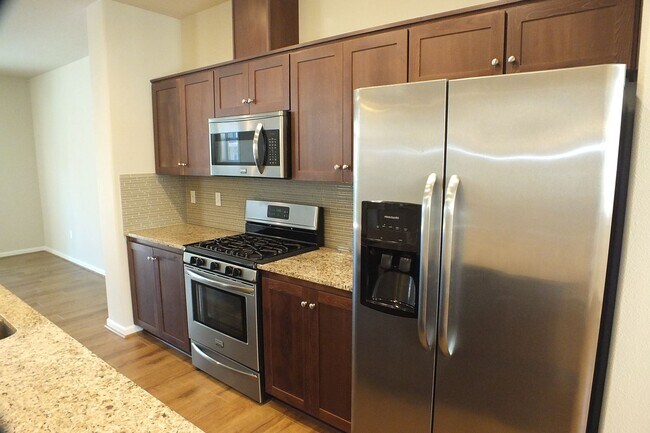 Foto del edificio - 3 Bedroom Townhome Condo