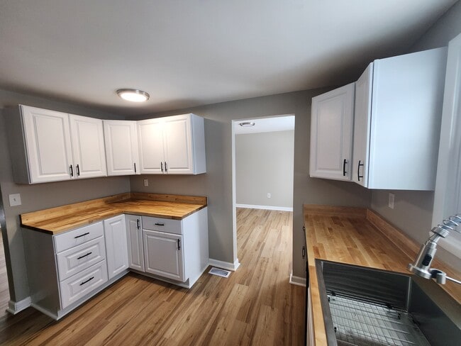 Foto del edificio - 8439 Lace Bark Ln