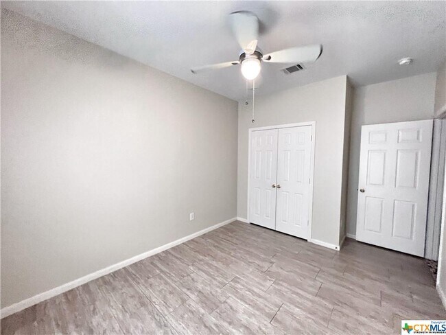 Building Photo - 2071 Heaton Hall Dr