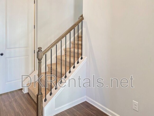 Foto del edificio - 241 Birchwood Row