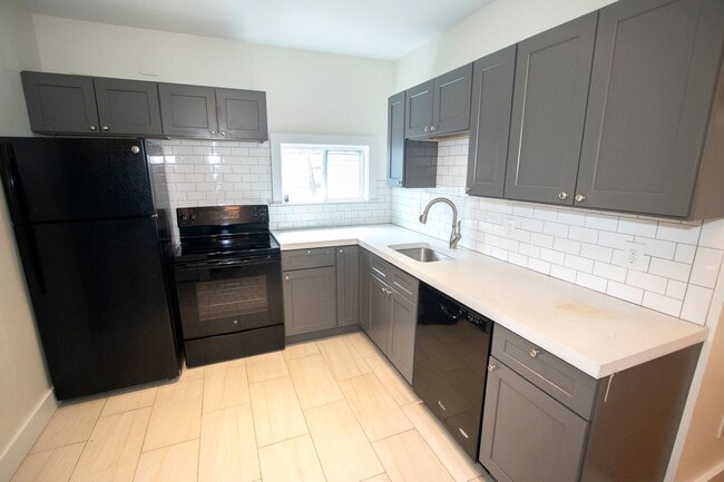 Building Photo - 85 Belknap St