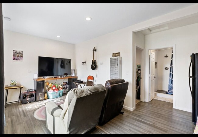 Living Room - 1650 Cambrian Dr