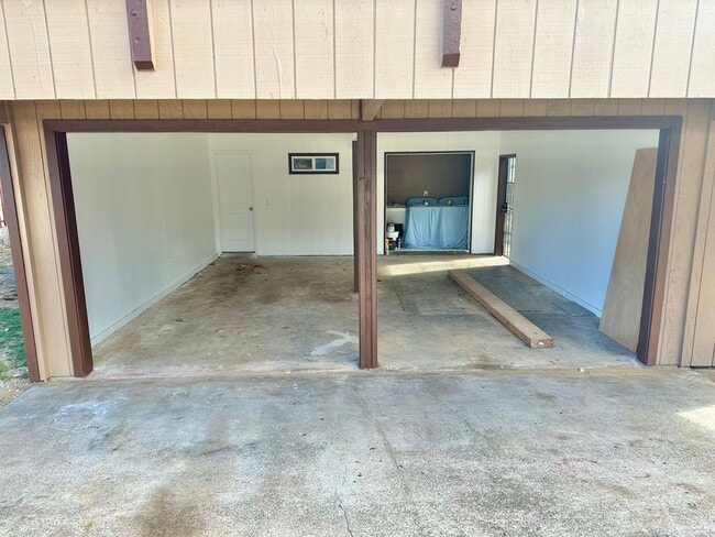 Building Photo - 785 Olena St