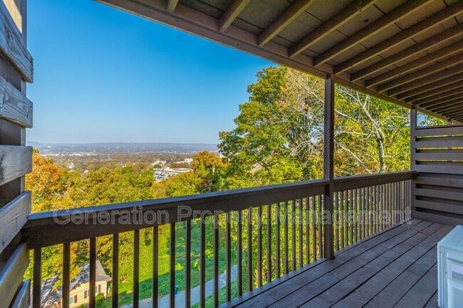 Building Photo - 73 Shallowford Rd