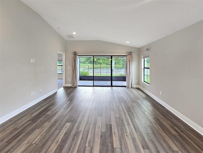 Foto del edificio - 12554 Oak Hill Way