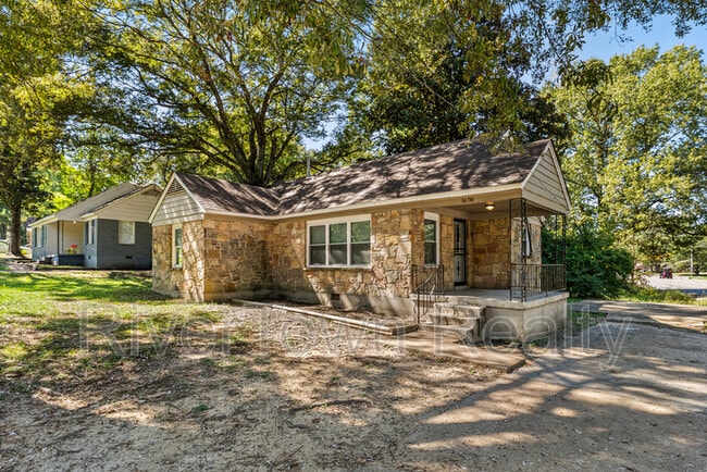 Building Photo - 1678 Alta Vista Ave