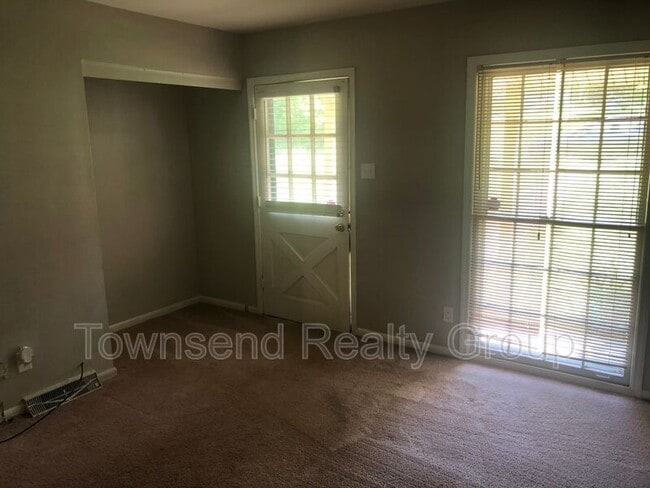 Building Photo - 4601 Somerdale Ln