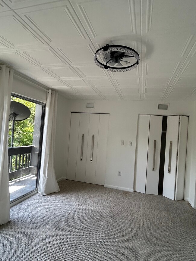 Building Photo - 161 Hummingbird St
