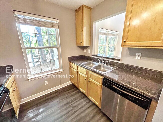 Foto del edificio - 4608 Twin Hickory Lake Dr