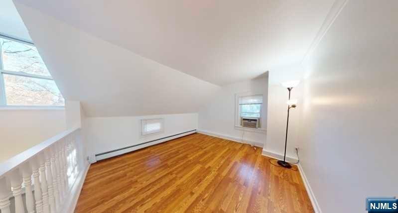 Foto principal - 606-608-608 Irvington Ave