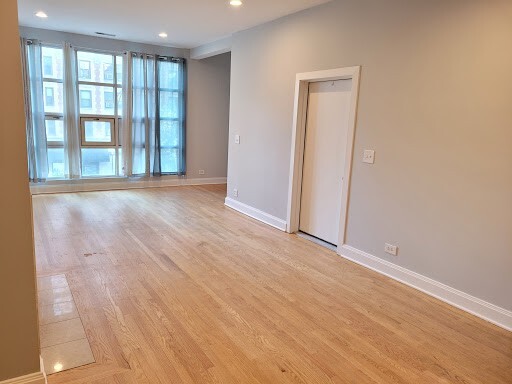 Building Photo - 1154 N Dearborn St
