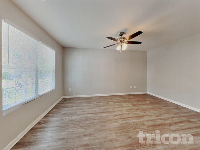 Foto del edificio - 2157 Bethany Trace Ln