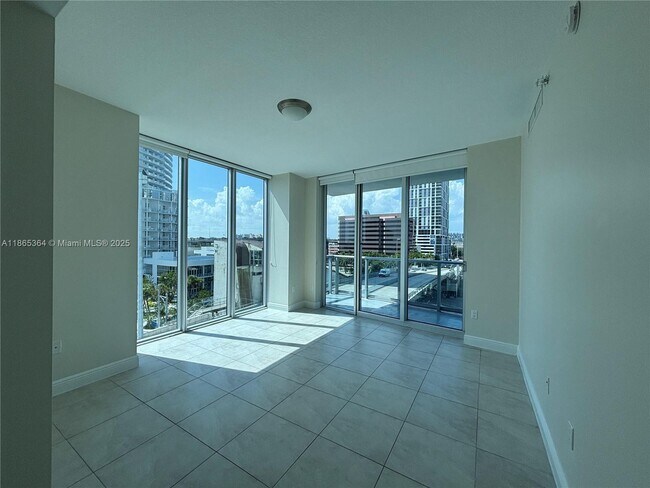 Foto del edificio - 185 SW 7th St