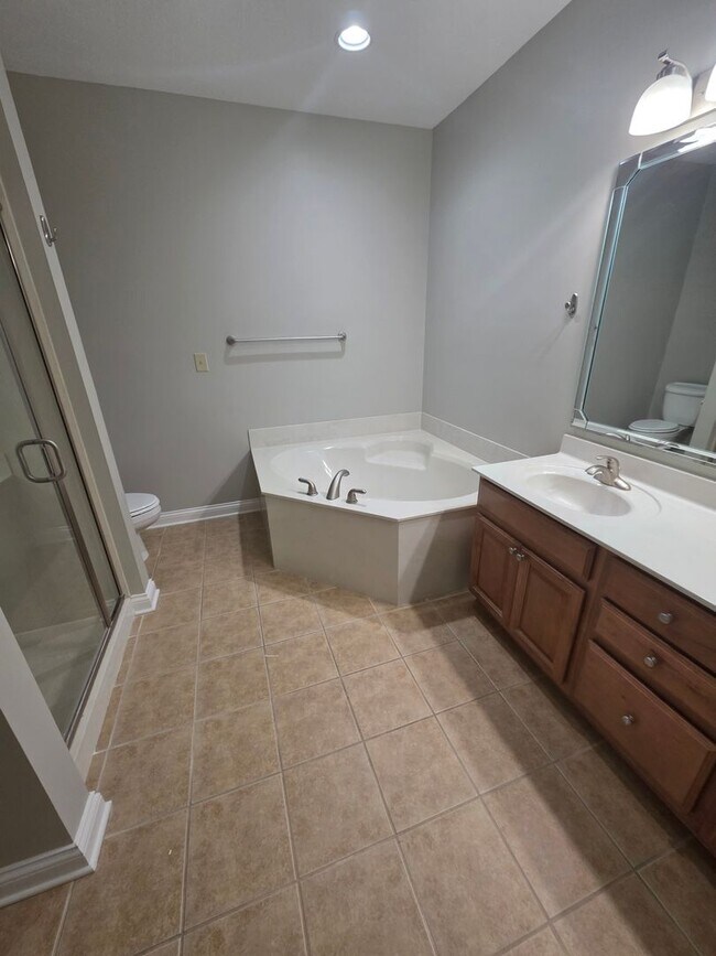 Interior Photo - Pinnacle on Meridian