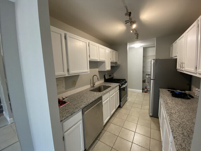 Building Photo - Summit Pointe