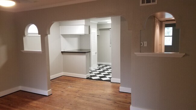Foto del edificio - 1012 Rutland St