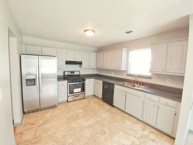 Building Photo - 722 Old Stone Ct