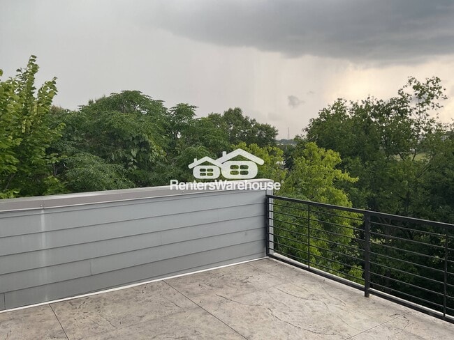 Foto del edificio - 1319 Millpark Ln