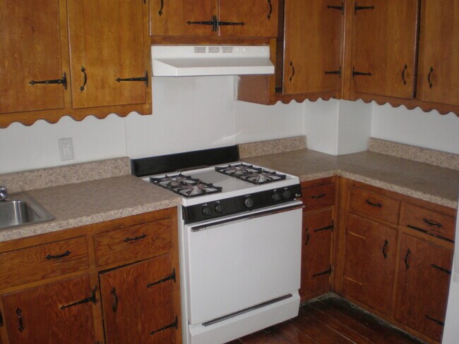 Building Photo - COMING SOON! 3 Bedroom Apartment - York City SD