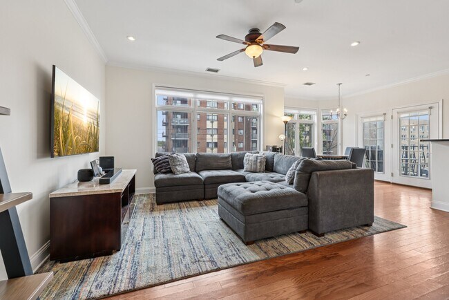 Large open concept floorplan - 410 Westchester Ave