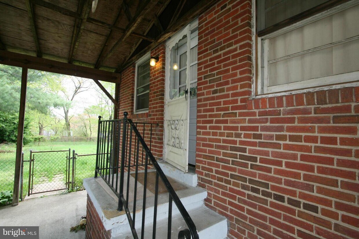 Primary Photo - 1415 E St