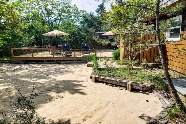 Foto del edificio - 79 Surf Dr