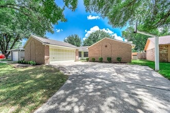 Building Photo - 11210 Daybreak Ln