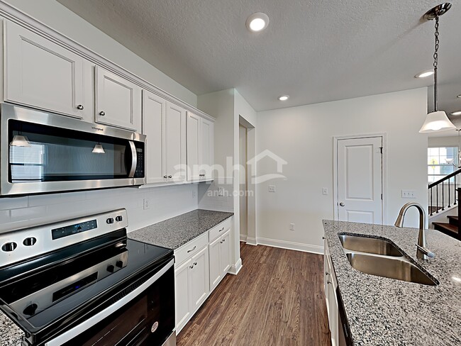 Building Photo - 46 Carlitos Way