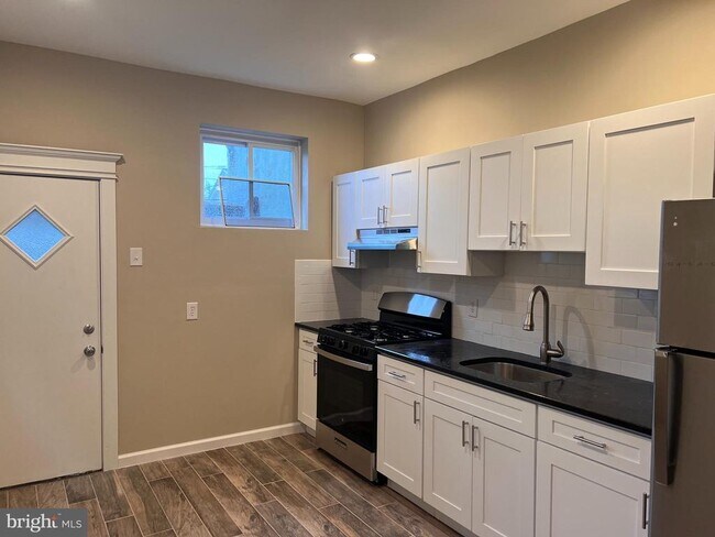 Foto del edificio - 3215 Salmon St