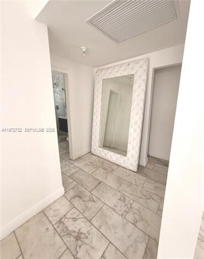 Foto del edificio - 922 Jefferson Ave