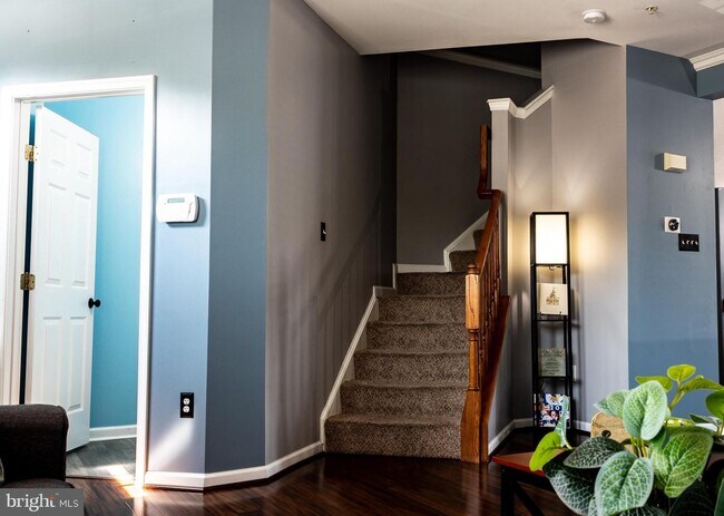 Foto del edificio - 2023 Lori Ln