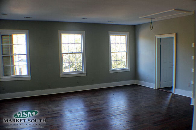 Building Photo - WALK TO FORSYTH!