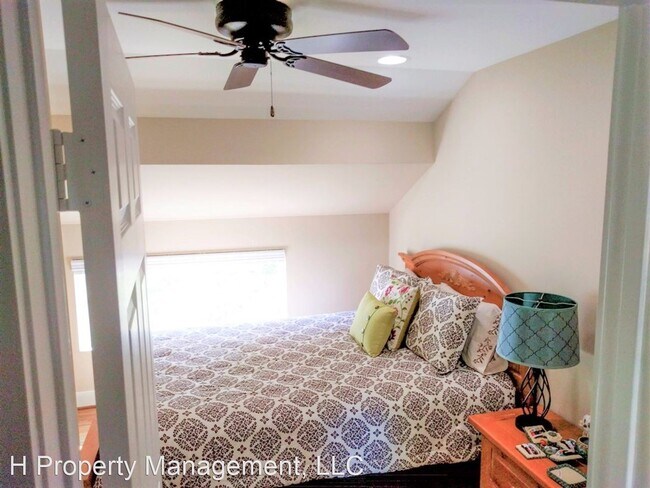 Building Photo - 4 br, 2 bath Room For Rent - 1706 Bolsover St