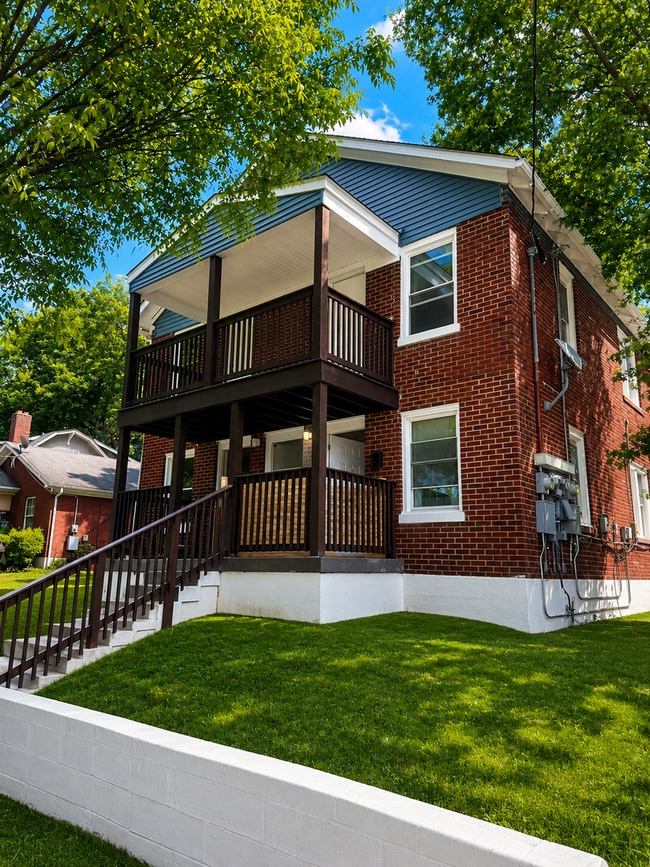 Building Photo - 1724 W Ormsby Ave