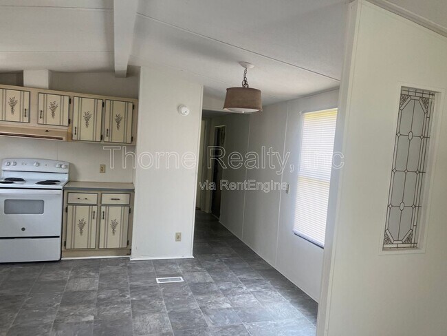 Foto del edificio - 164 Matts Ln