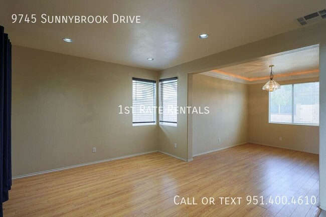 Foto del edificio - 9745 Sunnybrook Dr