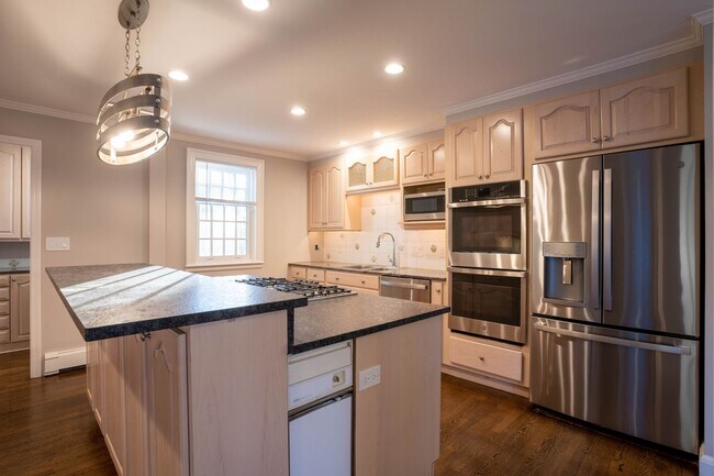 Foto del edificio - 36 Puddingstone Ln