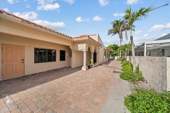 Building Photo - 718 Golden Beach Blvd