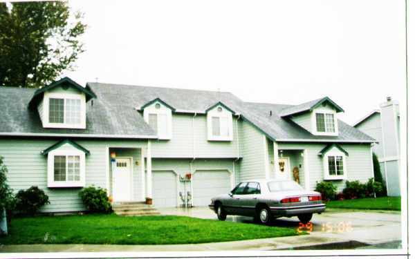 Building Photo - 1125-1129 10th Ave NW