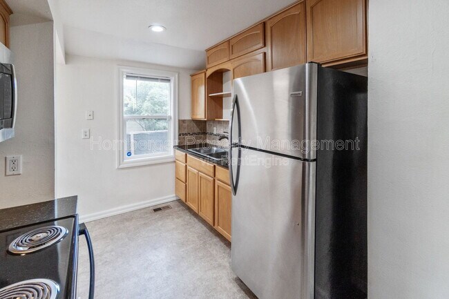Foto del edificio - 908 E Longfellow Ave